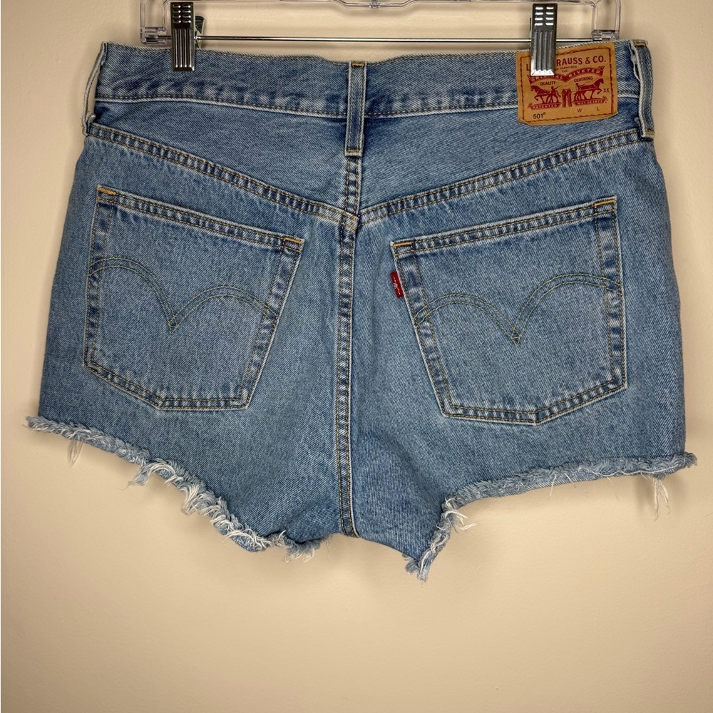 Levi's 501 Size W31 Blue Distressed Jean Shorts - Picture 3 of 14